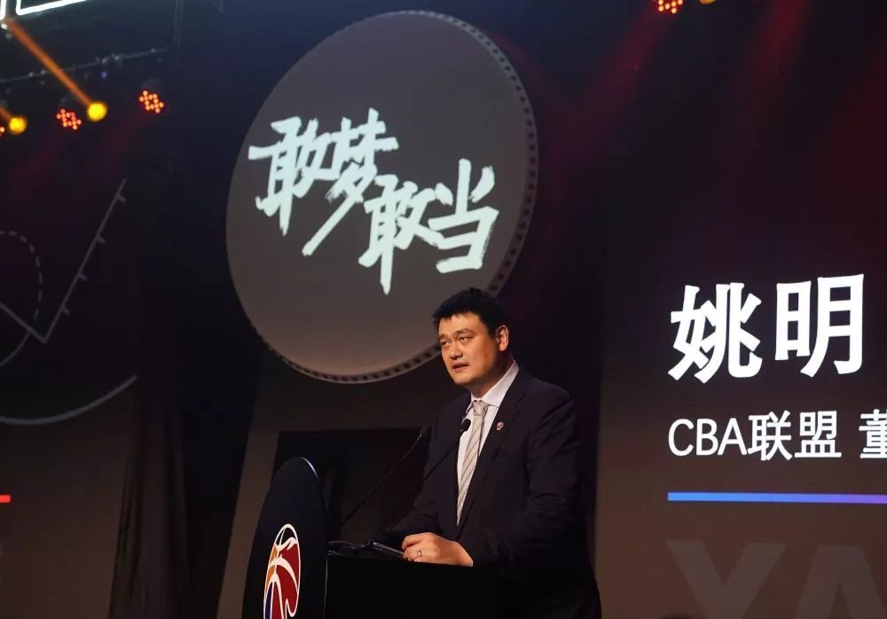 ”对于本场表现平平但坚持了接近一整场的迪巴拉，穆帅说道：“这就是他所具备的品质，他为我们付出了努力，给球队带来了信心，他在转换阶段的表现令人印象深刻，尤其是对拉齐奥的比赛。